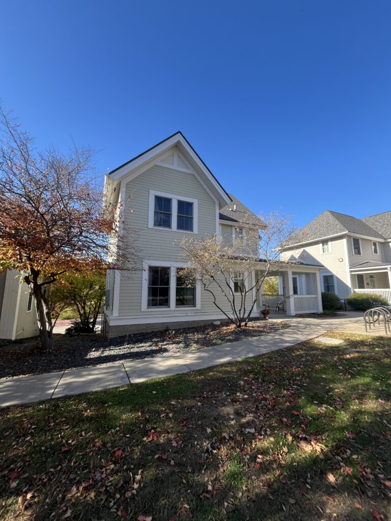 Picture of Dixon house on Carleton College campus.